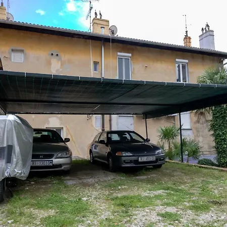 Alenka Apartment *